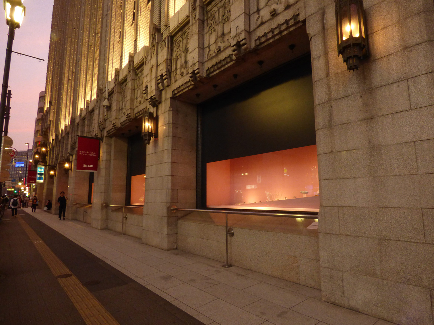 ESPECIAL伊勢丹新宿店本館ウインドウ展示